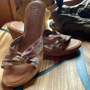 Slightly used Italian shoemakers sandals women’s 10 made in Italy.